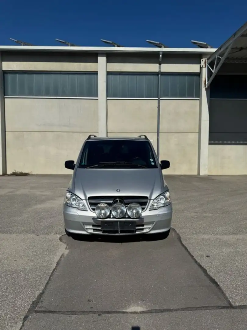 Mercedes-Benz Vito Furgón 122CDI Larga Aut. Gris - 2