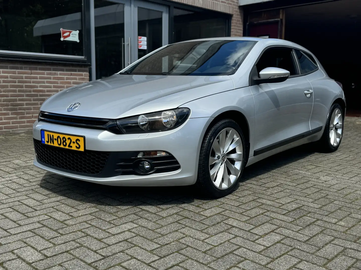 Volkswagen Scirocco 1.4 TSI Highline Grau - 1