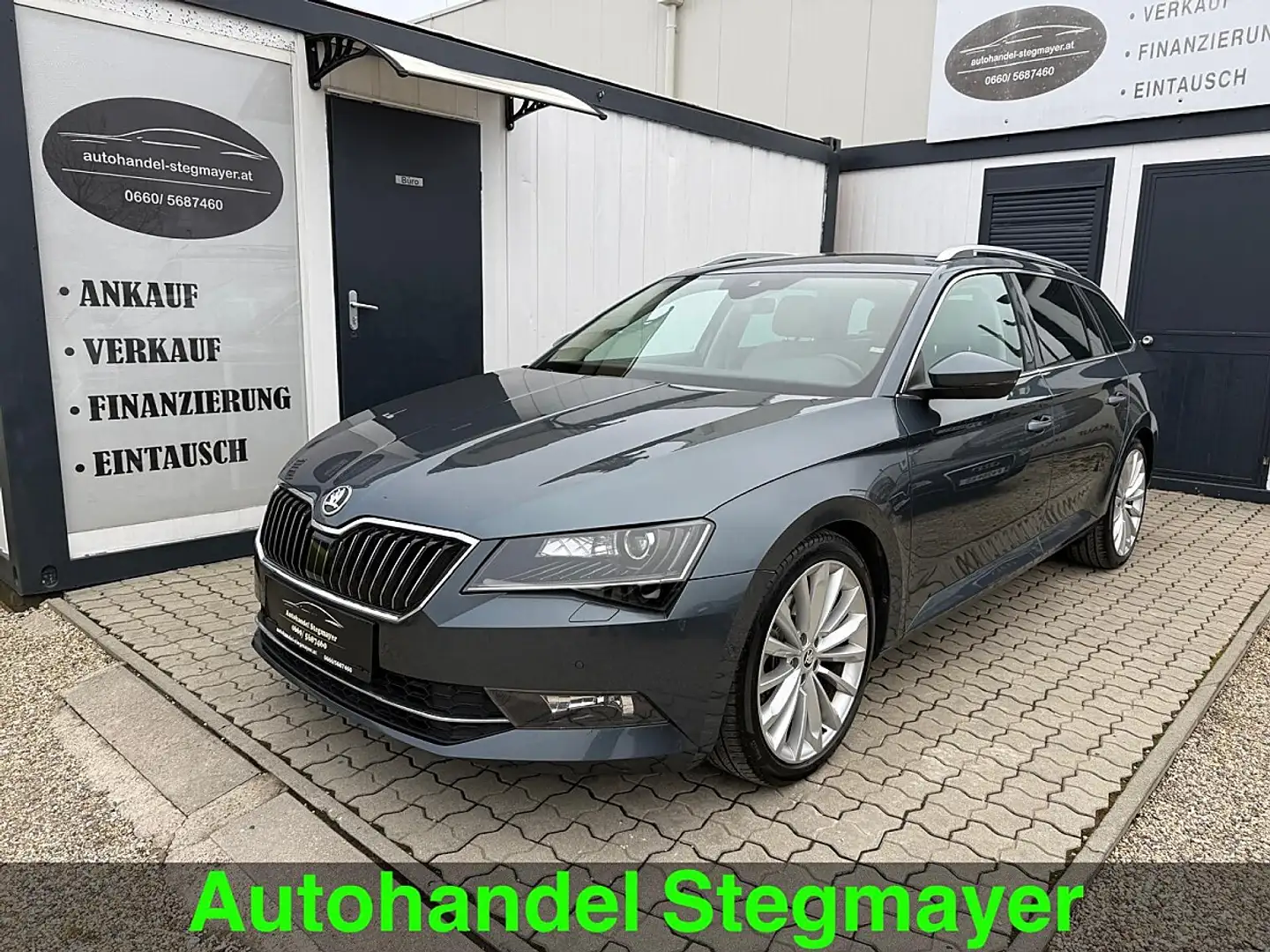 Skoda Superb Kombi 2,0 TDI Style DSG Grau - 1