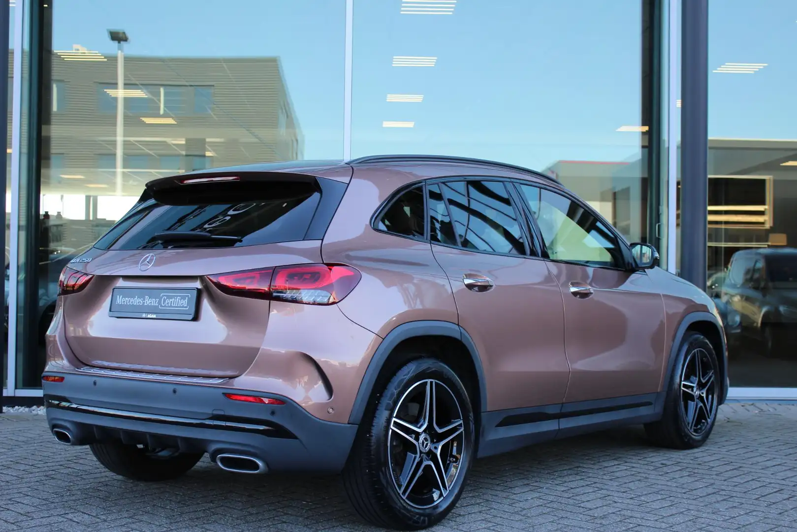 Mercedes-Benz GLA 250 AMG Line Premium PLUS | Panorama dak Kahverengi - 2