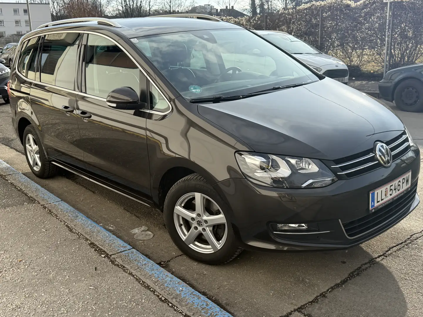 Volkswagen Sharan Business+ fast Komplettausstattung Braun - 1