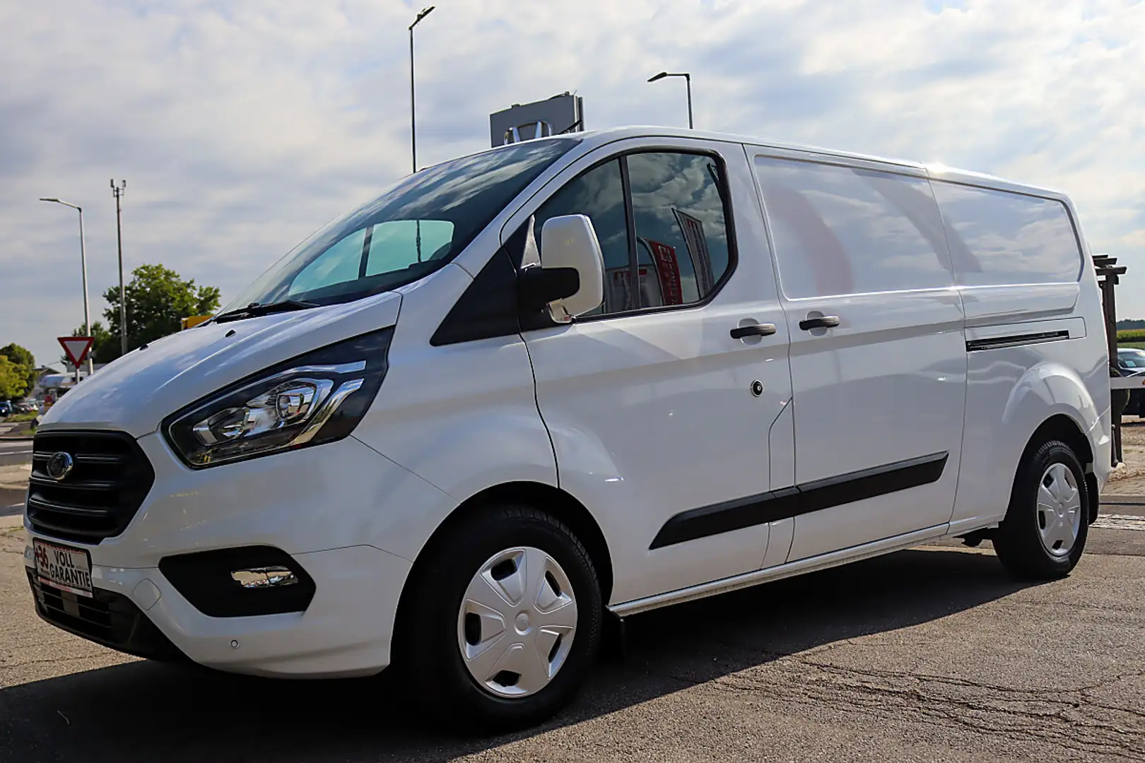 Ford Transit Custom L2H1 netto 15.800.- NAVI KAMERA AHV WINTERPAKET Weiß - 1