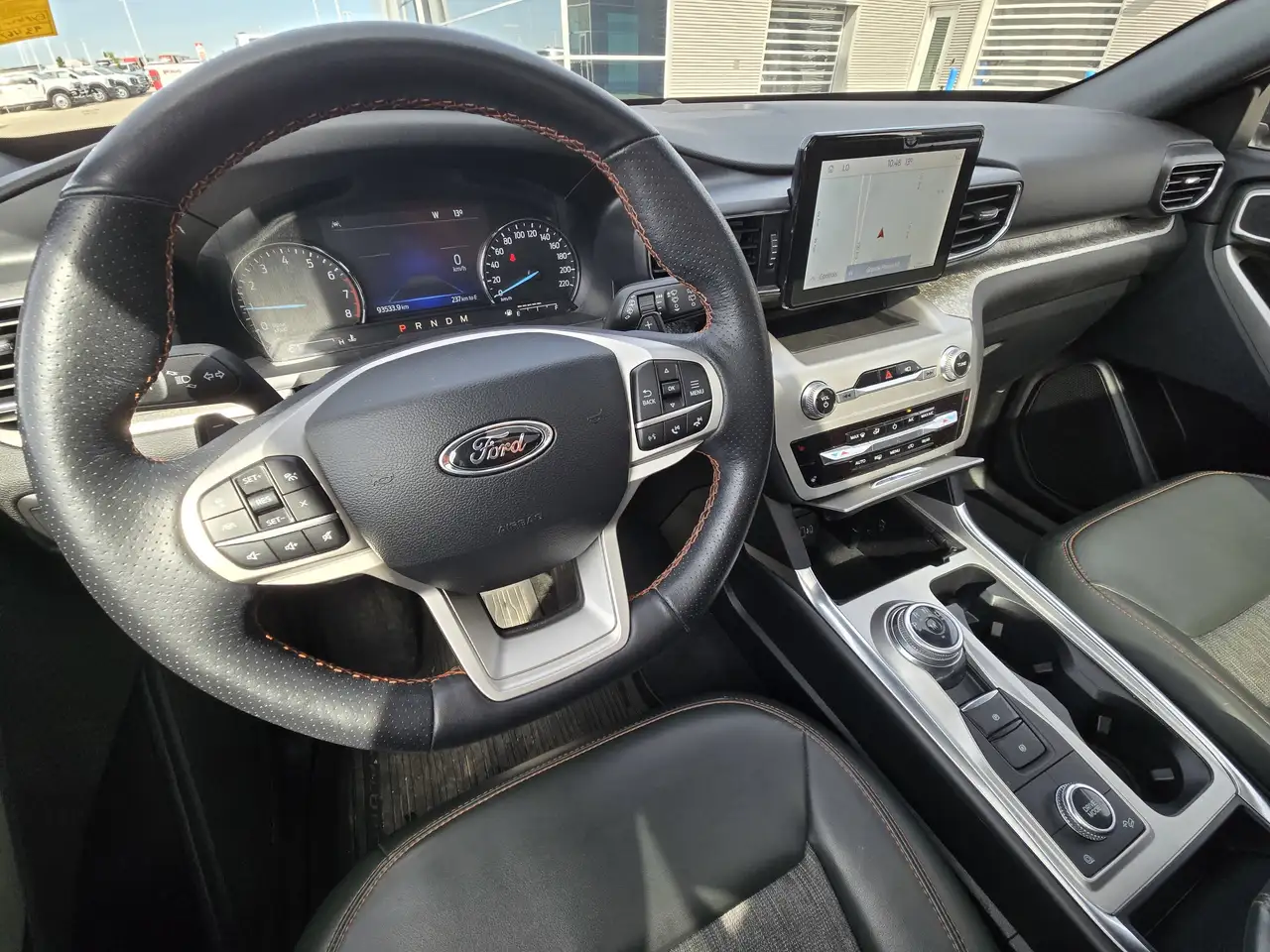 Ford Explorer снимка Ford Explorer