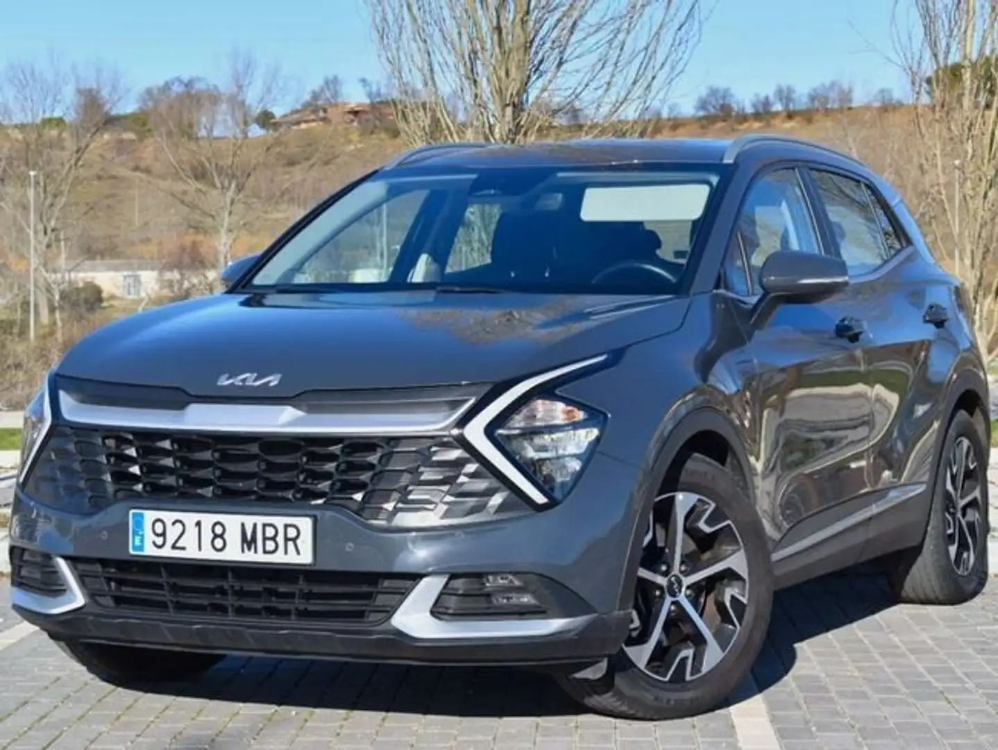 Kia Sportage 1.6 CRDi MHEV 100kW 136CV Drive 4X2 Gris - 2