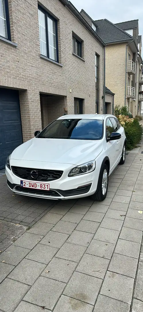 Volvo V60 Cross Country D3 Momentum - 1