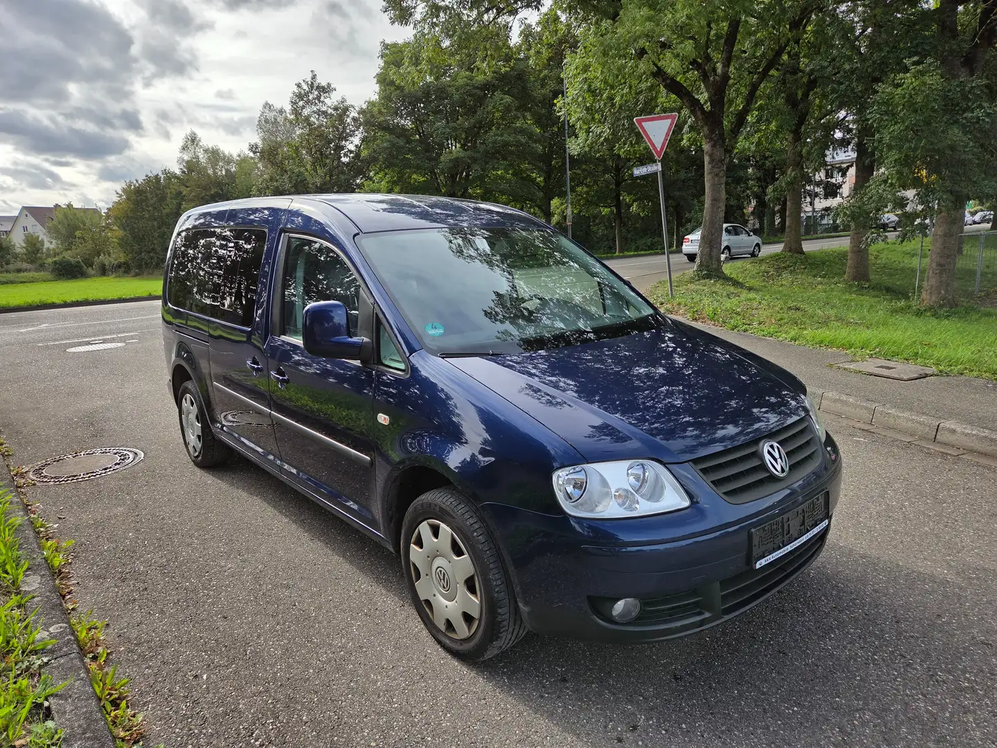 Volkswagen Caddy Maxi Life*7SITZER* Blau - 1