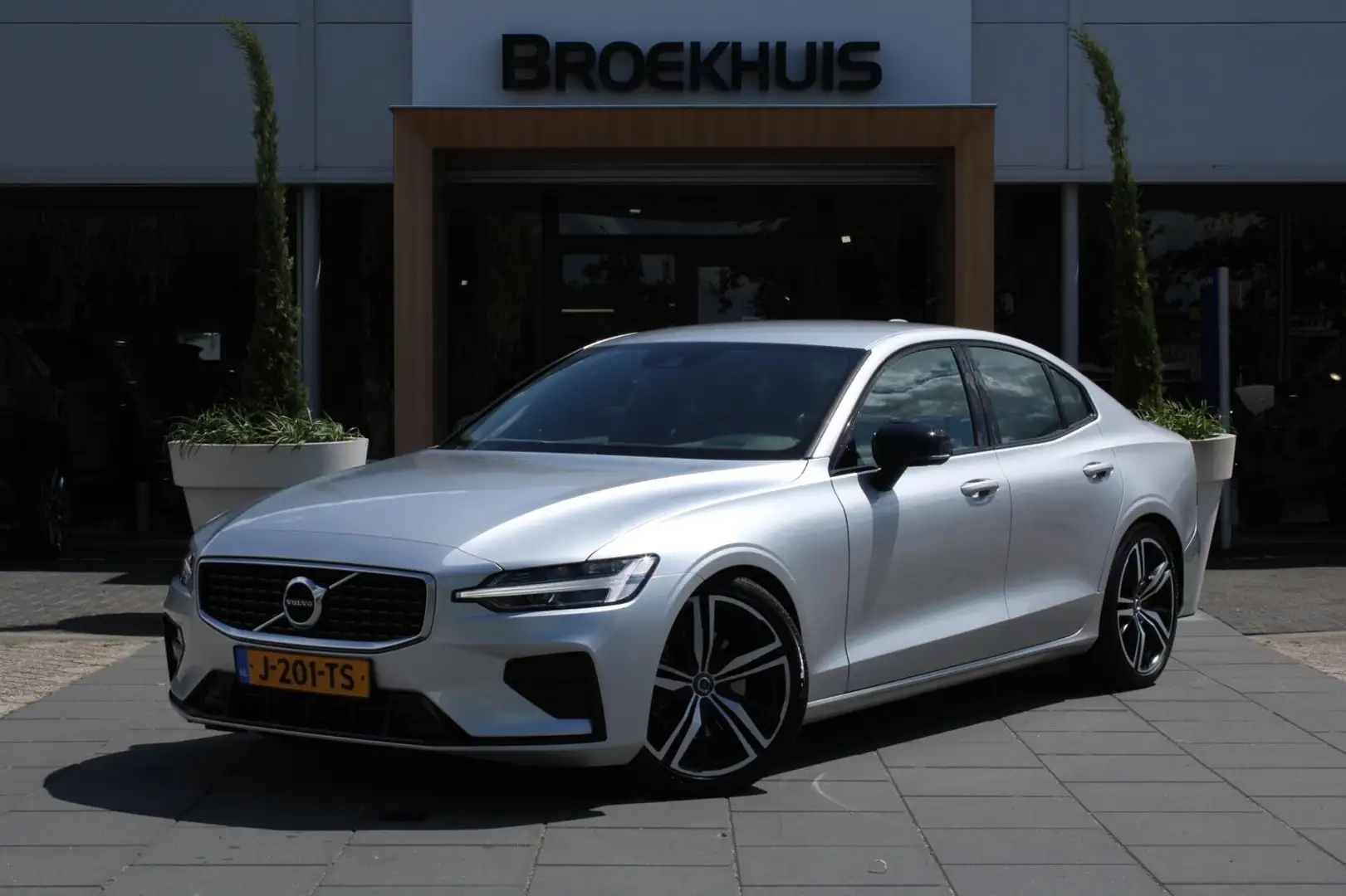 Volvo S60 T4 R-Design | Adaptieve cruise control incl. BLIS Grijs - 1