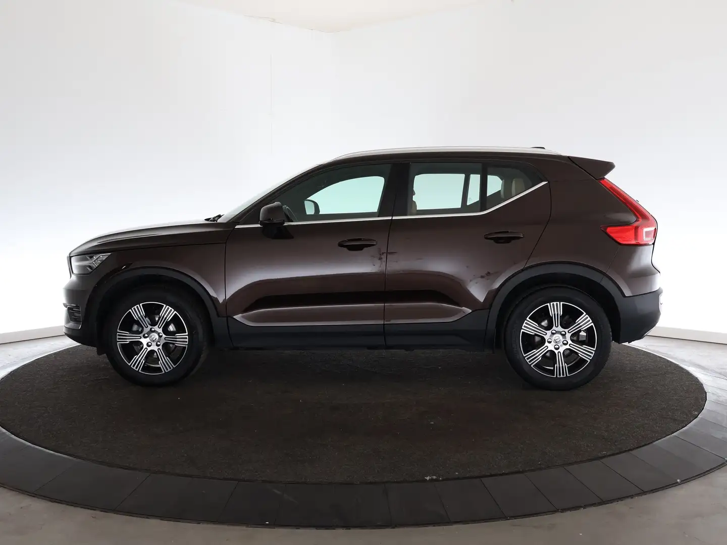 Volvo XC40 1.5 T3 Inscription | Stoelverwarming | LED | PDC | Brun - 2