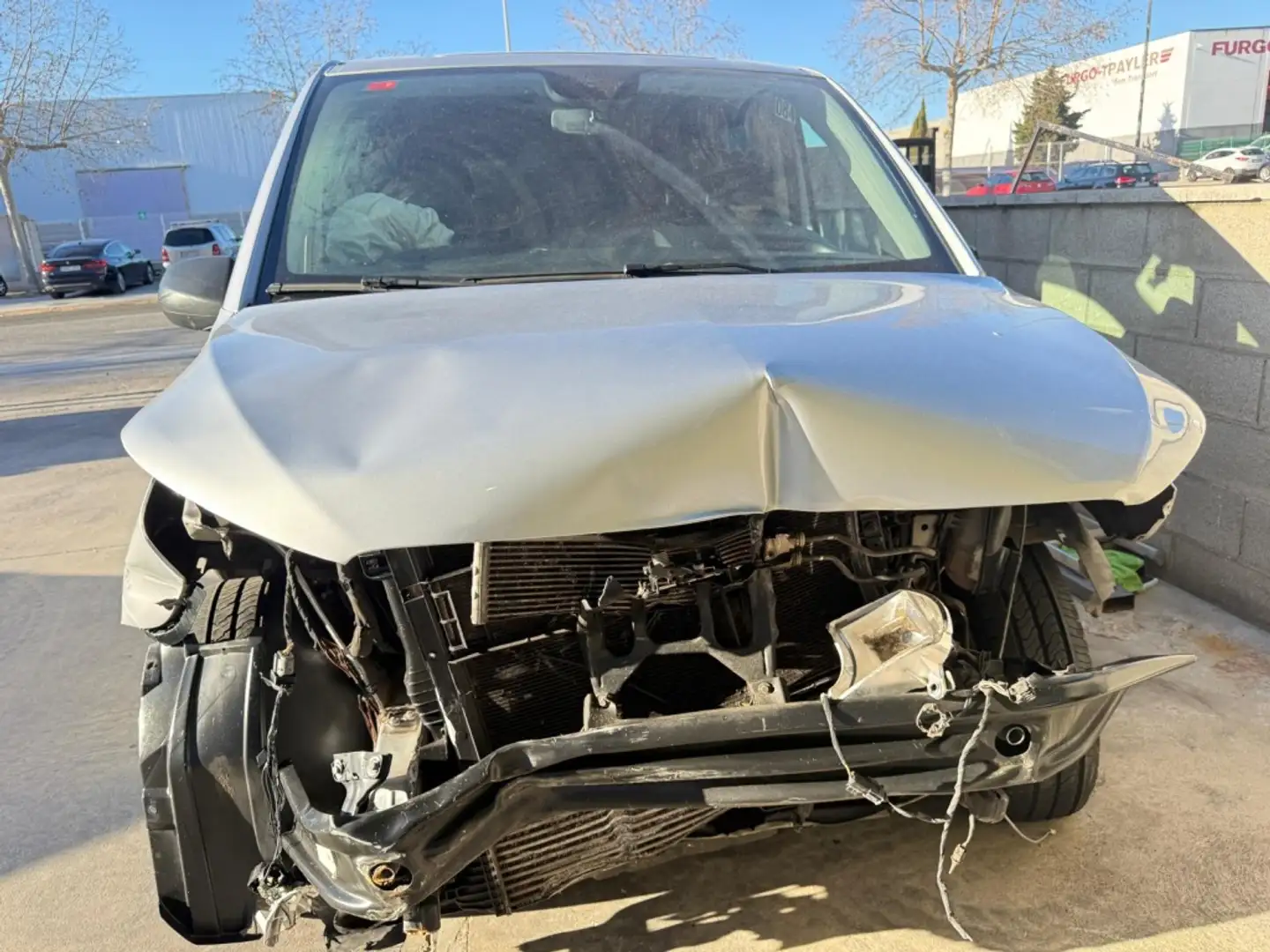 Mercedes-Benz Vito Monovolumen Automático de 4 Puertas - 2