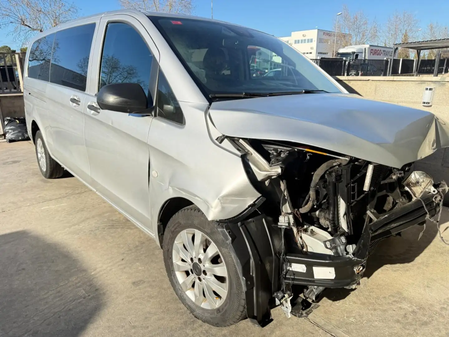 Mercedes-Benz Vito Monovolumen Automático de 4 Puertas - 1