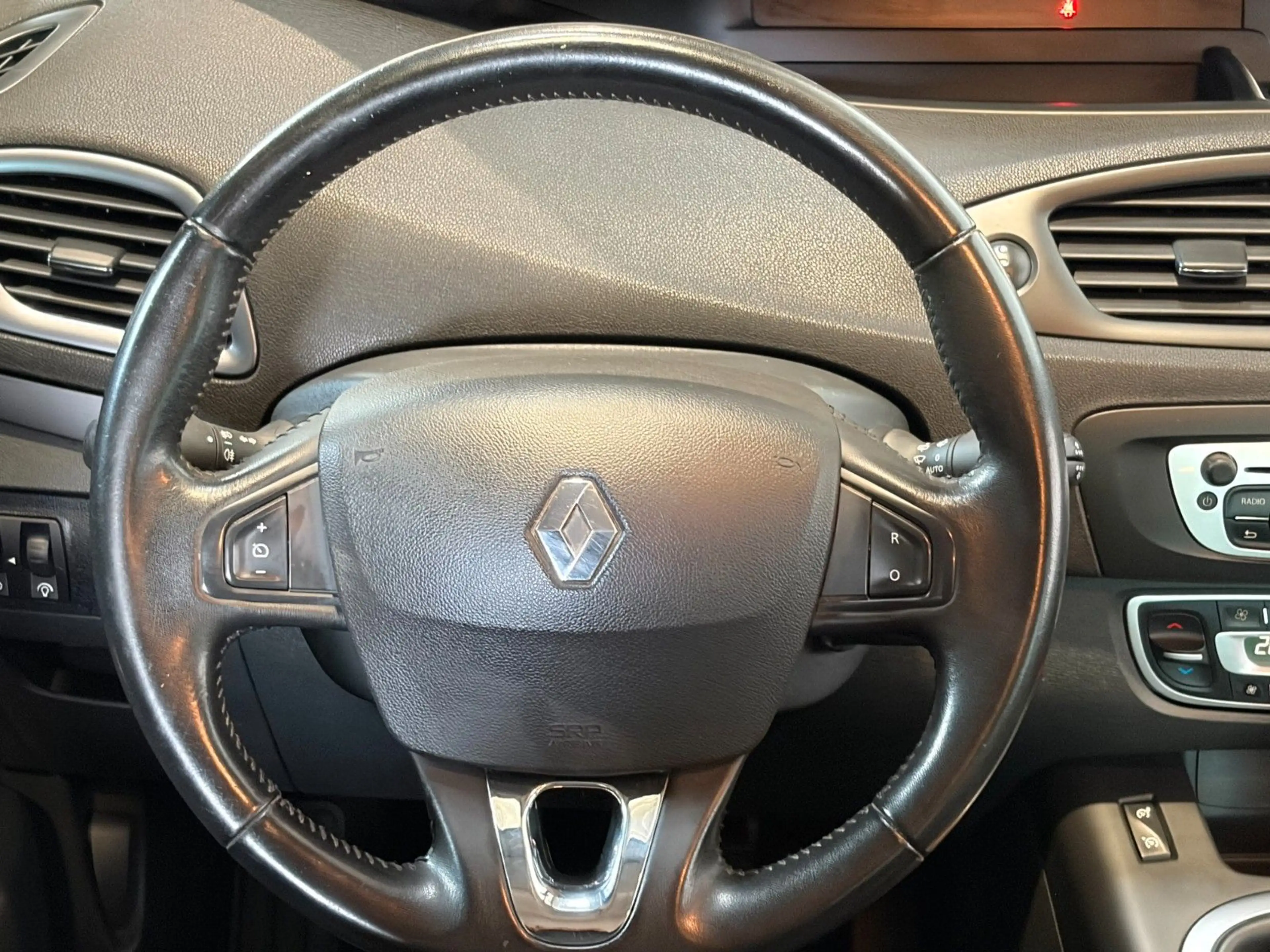 Renault Scenic III Limited 1.2 — photo 12