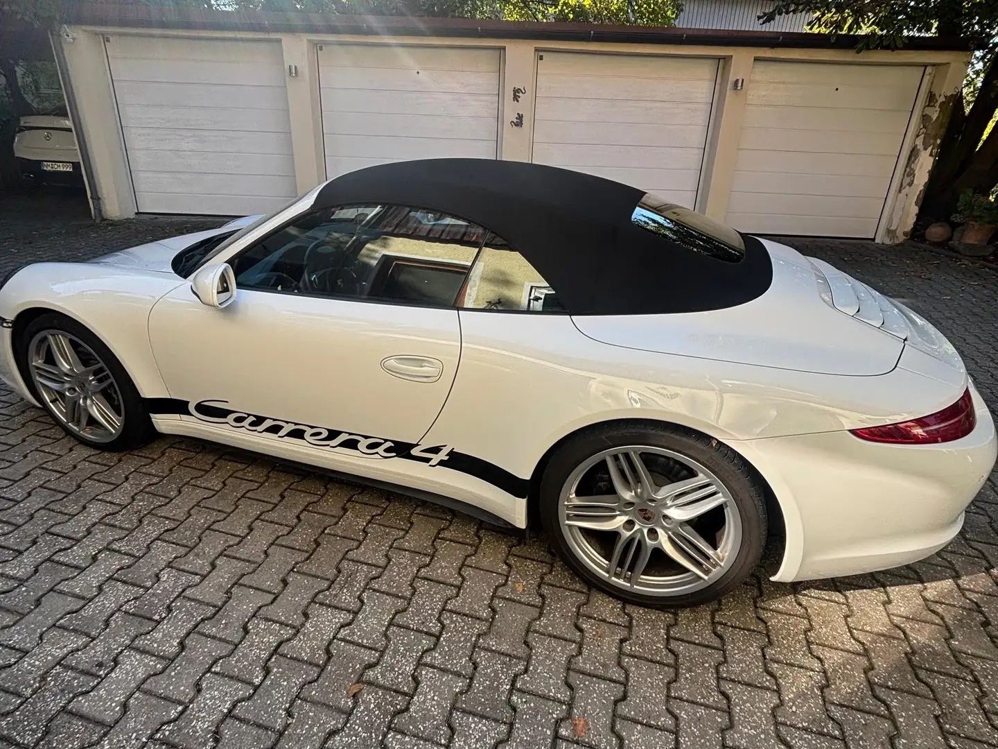 Porsche 911 Carrera 4 Weiß - 1