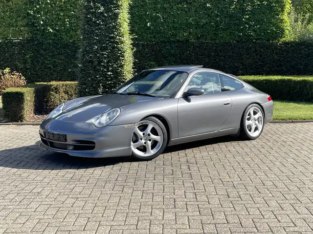 Porsche 996 Carrera 2 coupé - 1st paint - full equipment - collector potential