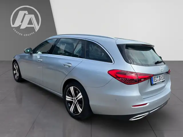 Mercedes-Benz C-Class view 3