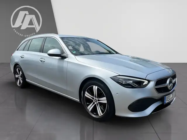 Mercedes-Benz C-Class view 5