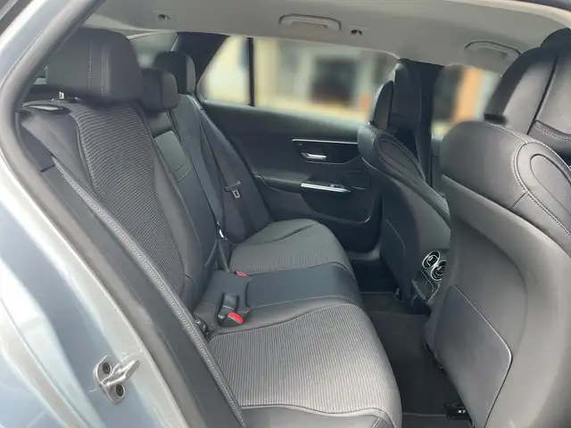 Mercedes-Benz C-Class view 11