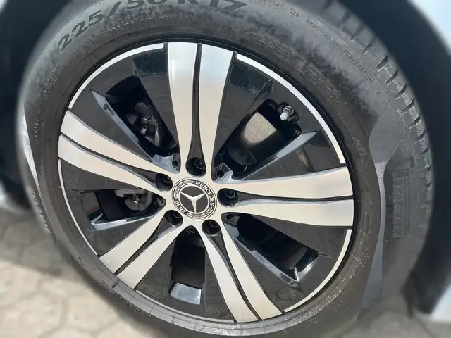 Mercedes-Benz C-Class view 6