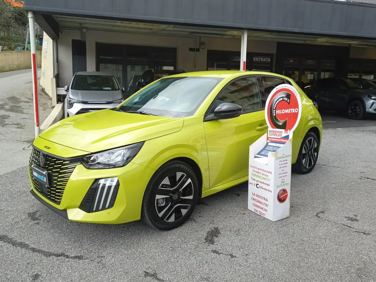 Peugeot 208 PureTech 100 Allure - NUOVA - INCENTIVI Amarillo - 1