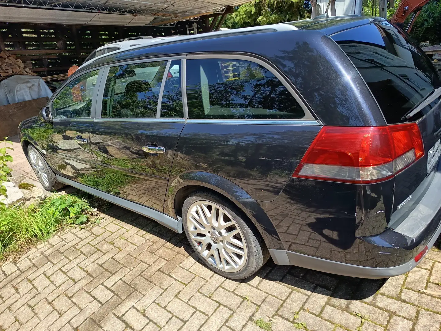 Opel Vectra 3.0 V6 CDTI Caravan Automatik Cosmo Schwarz - 2