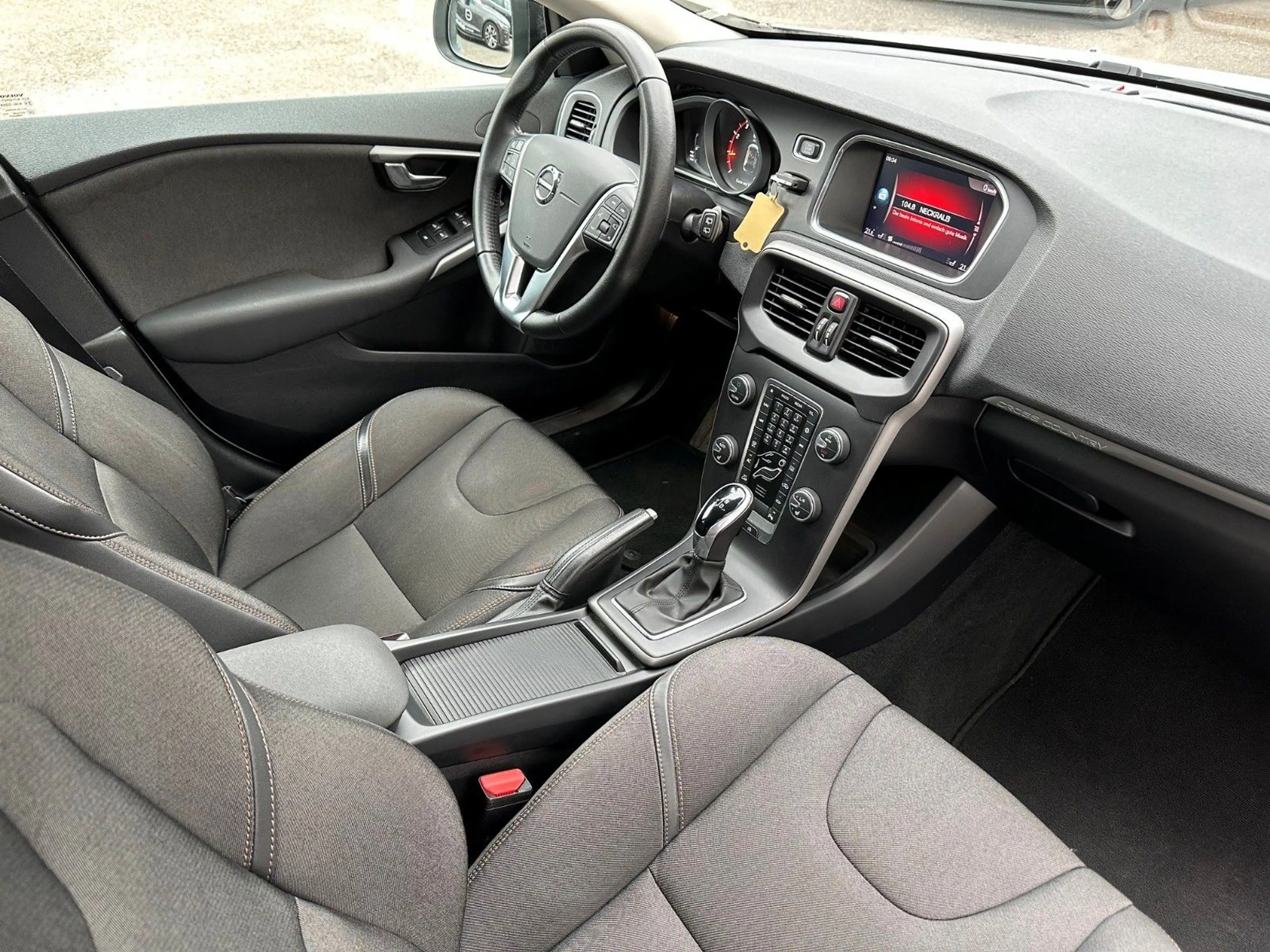 Volvo V40 T3 Cross Country Plus Automatik — photo 6
