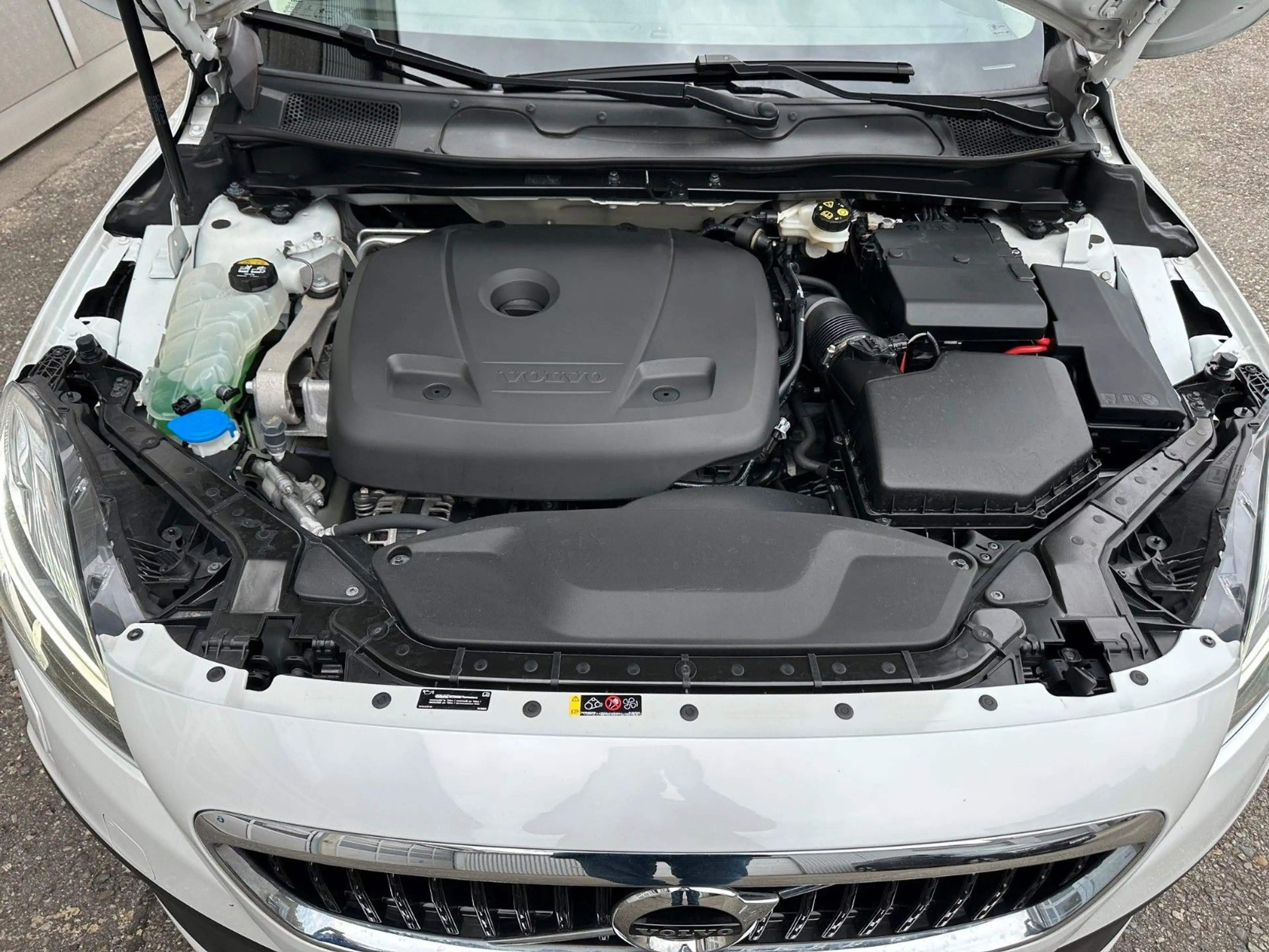 Volvo V40 T3 Cross Country Plus Automatik — photo 13