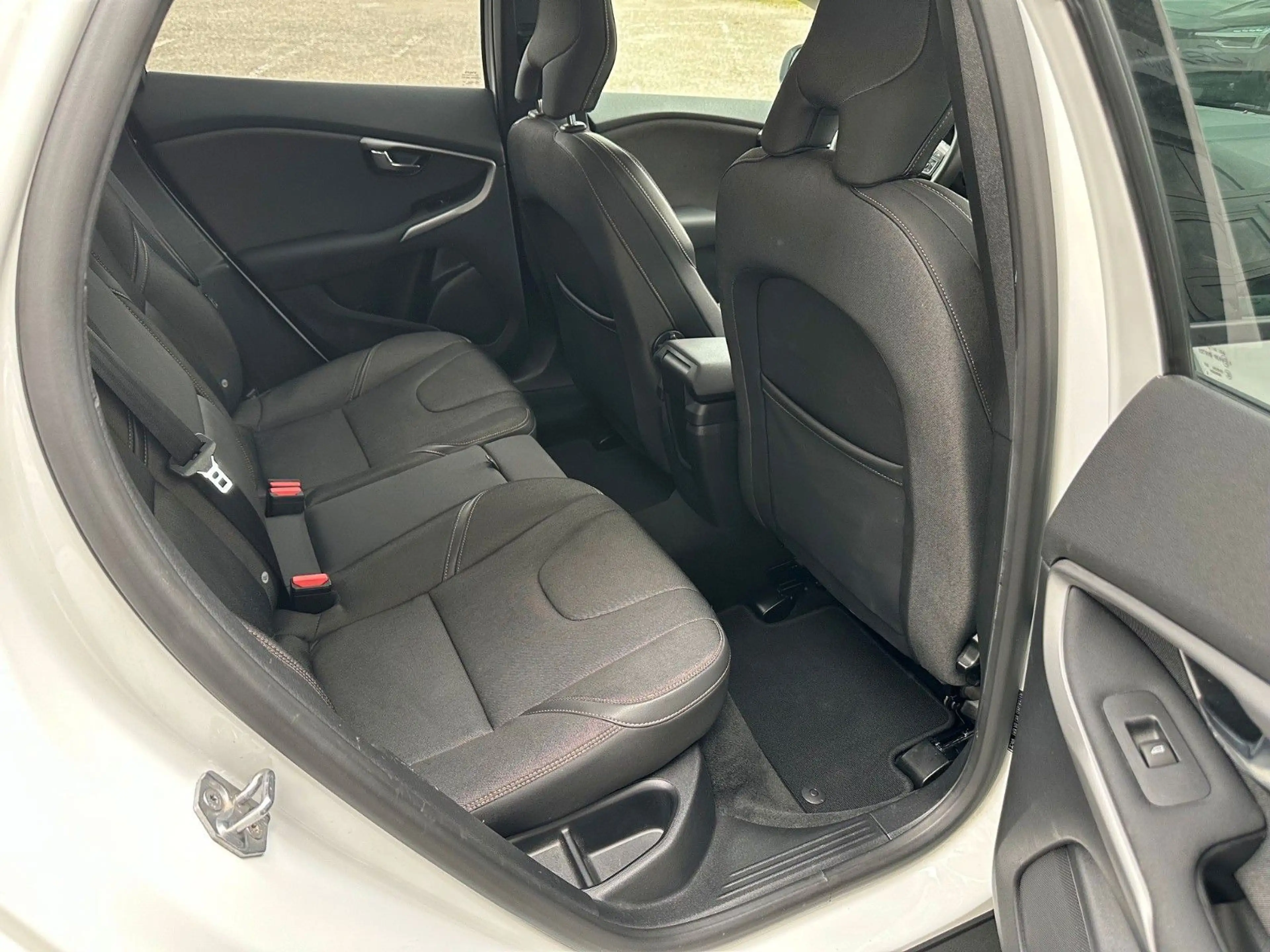 Volvo V40 T3 Cross Country Plus Automatik — photo 7