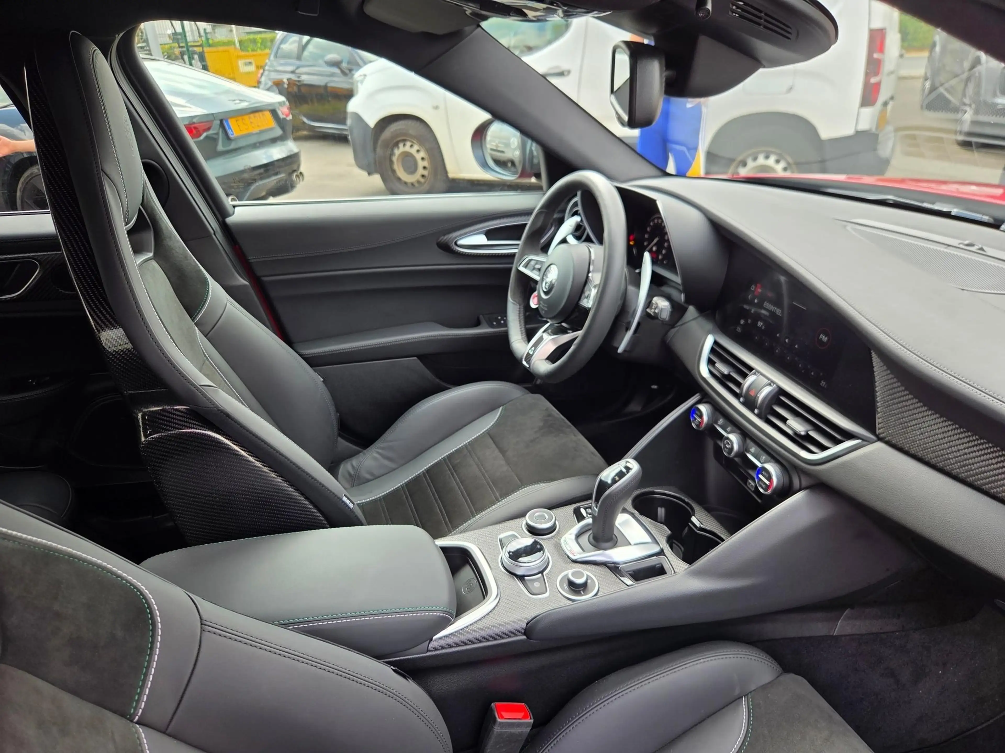 Alfa Romeo Giulia QUADRIFOGLIO 2.9 V6 BI-TURBO 520 AT8 — photo 9