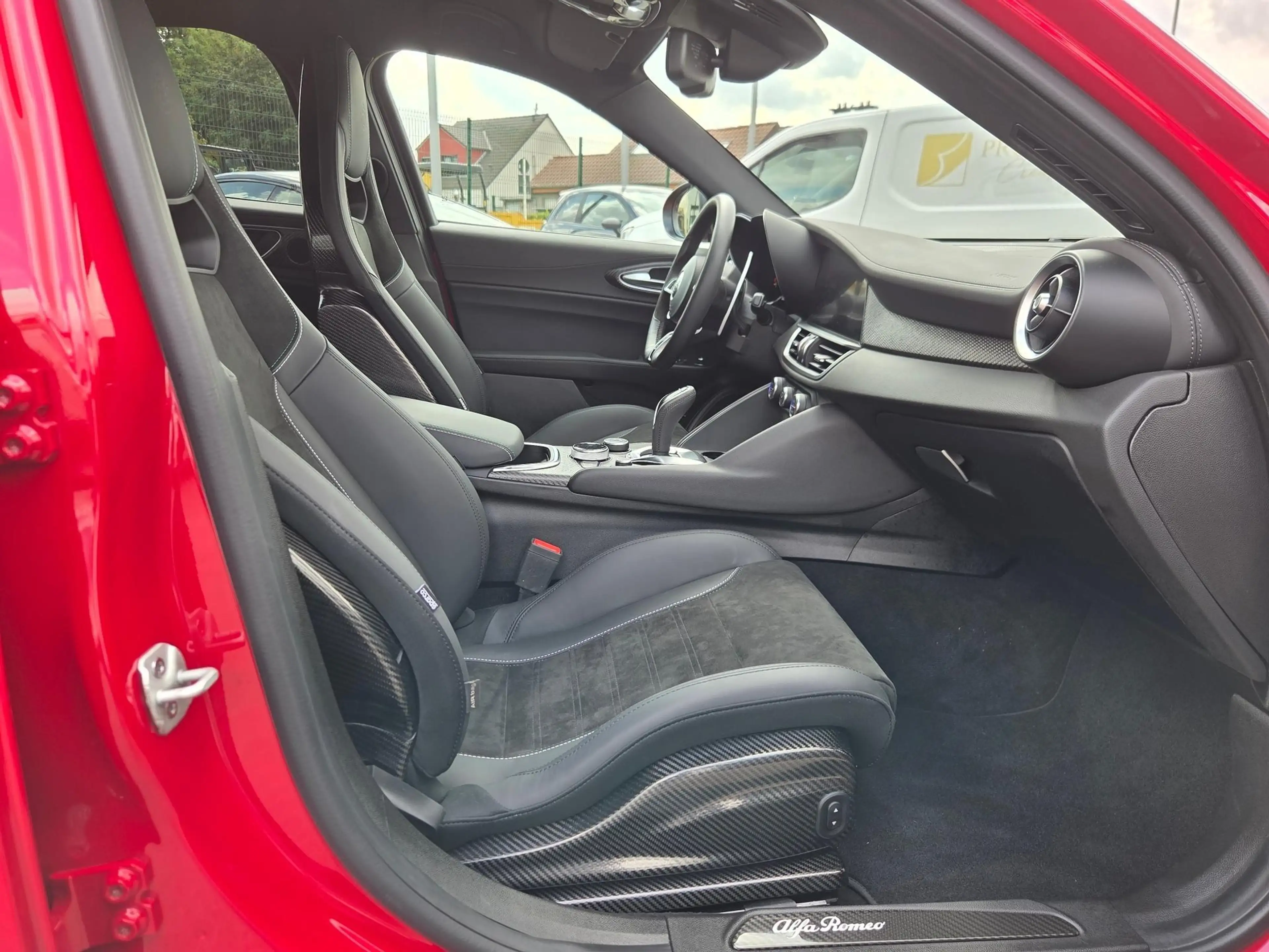 Alfa Romeo Giulia QUADRIFOGLIO 2.9 V6 BI-TURBO 520 AT8 — photo 10