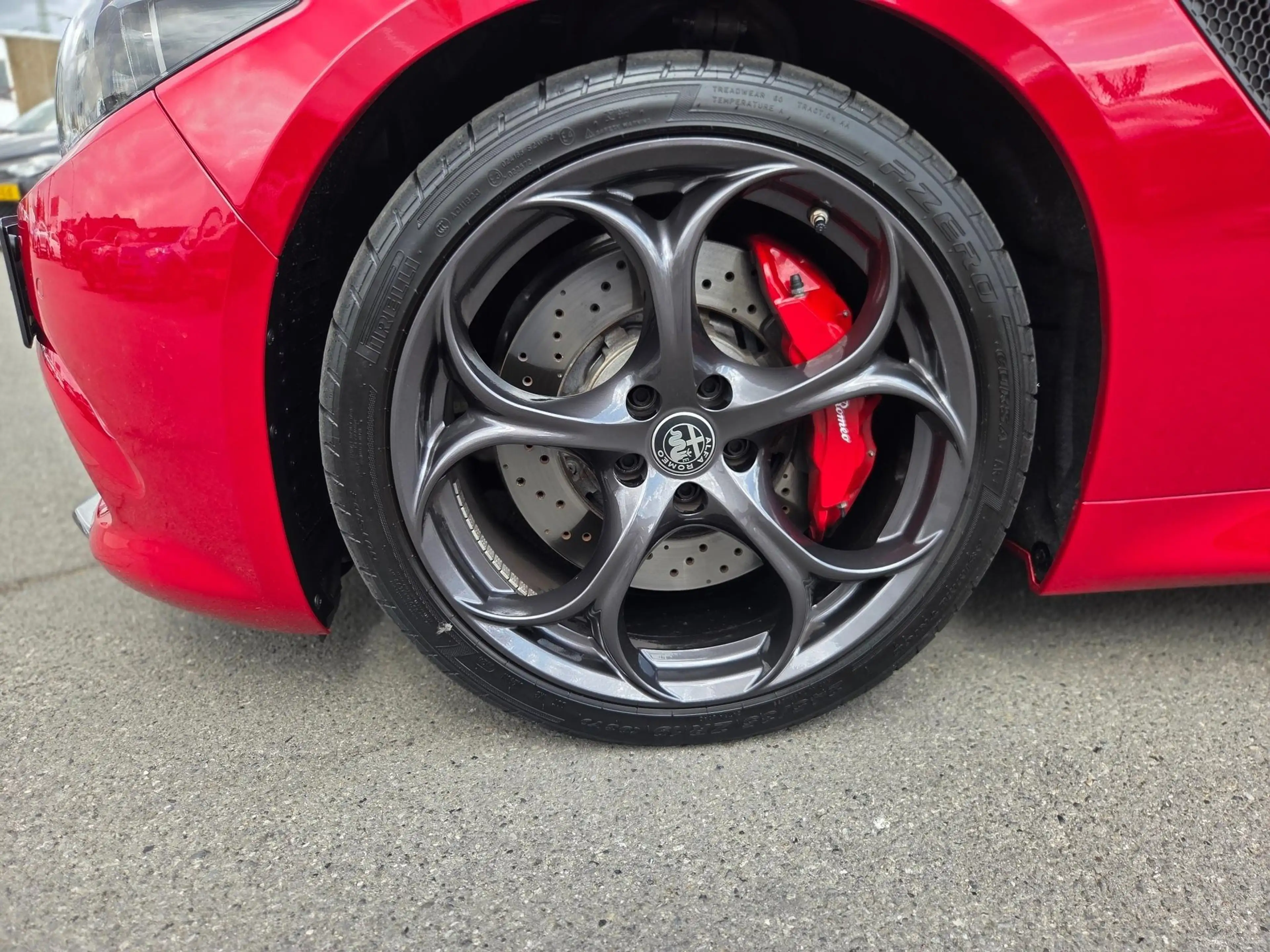Alfa Romeo Giulia QUADRIFOGLIO 2.9 V6 BI-TURBO 520 AT8 — photo 12