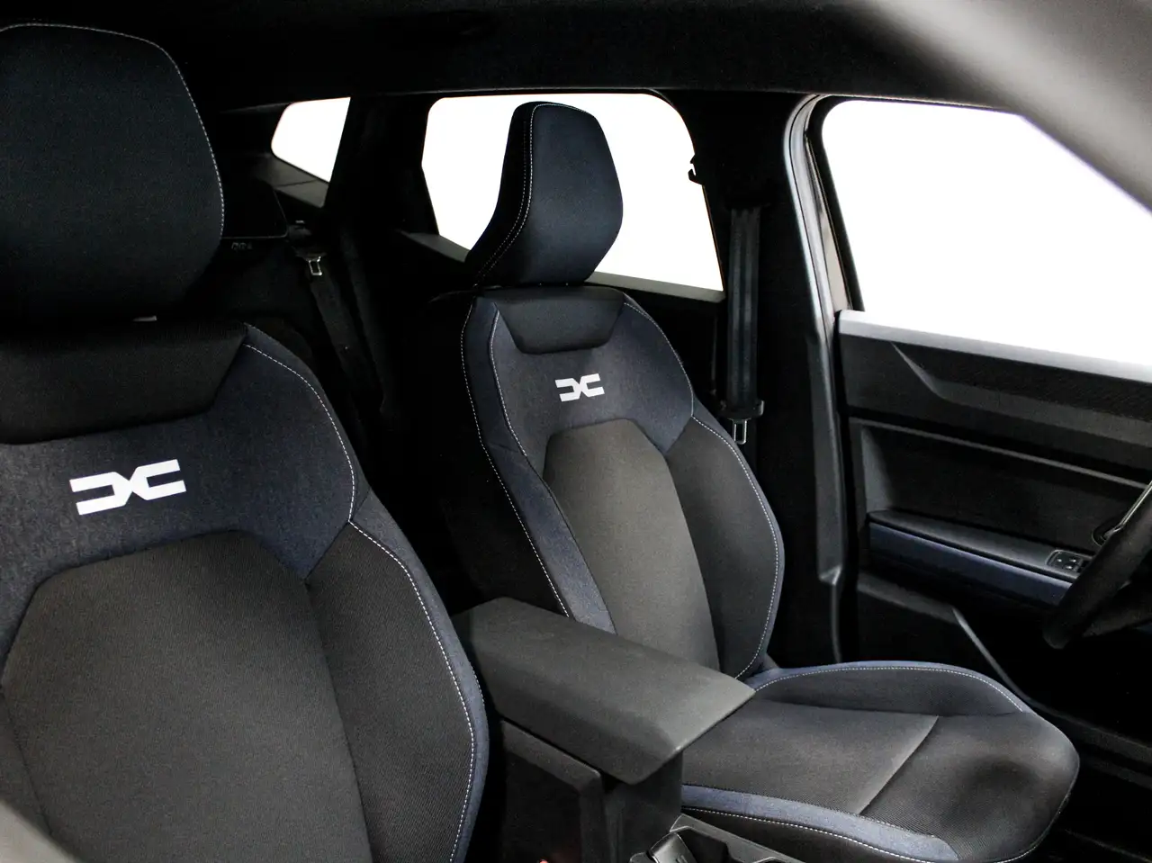 Dacia Duster 1.6 hybrid Journey 140cv - GANCIO TRAINO 10