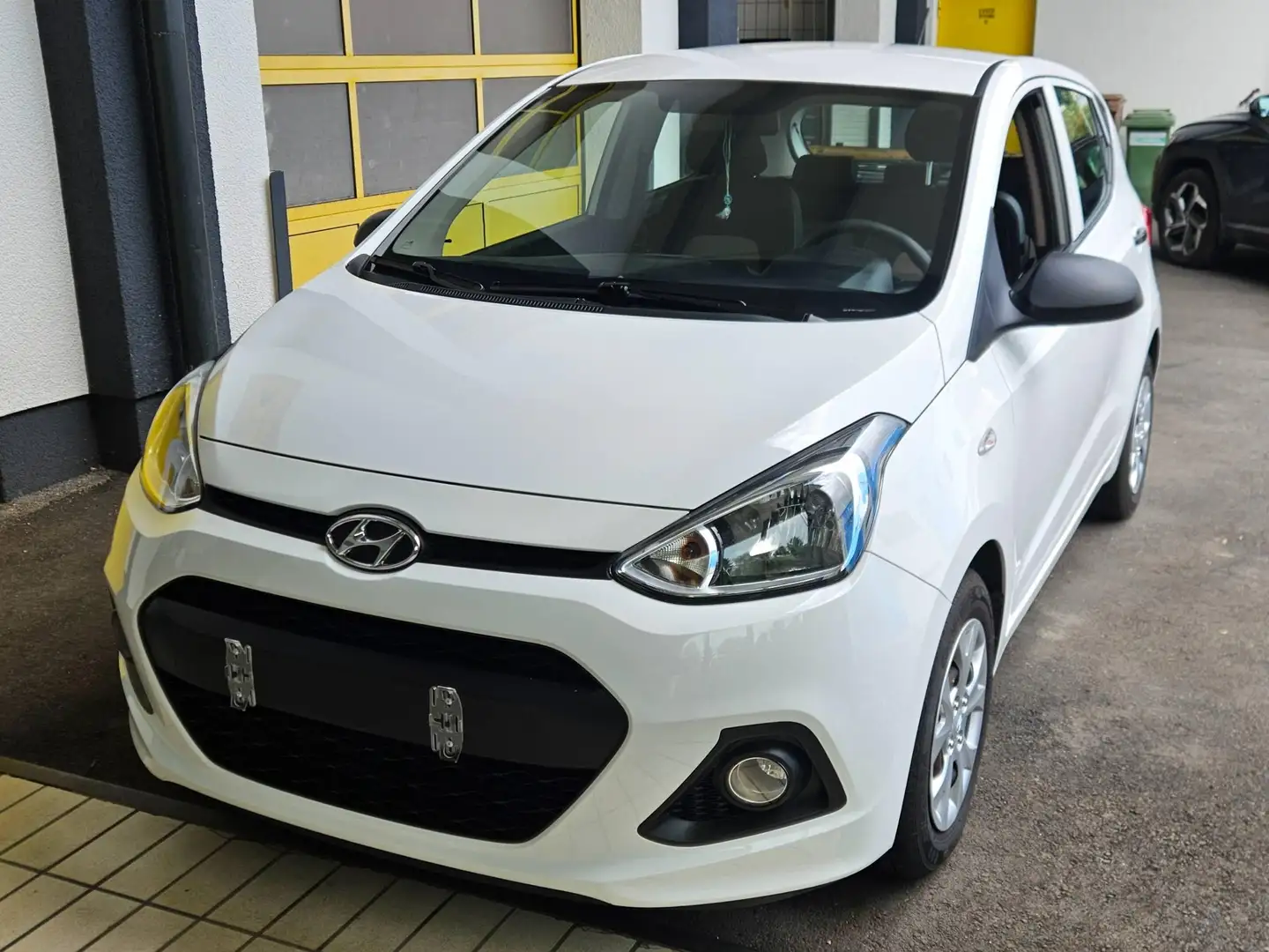 Hyundai i10 i10 1,0 Life Life Weiß - 2