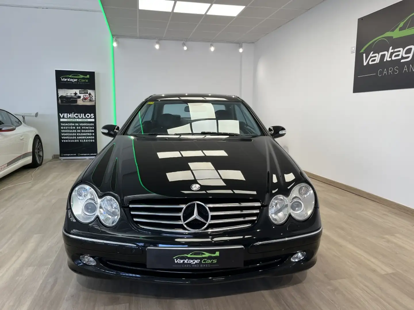 Mercedes-Benz CLK 200 500 Noir - 2