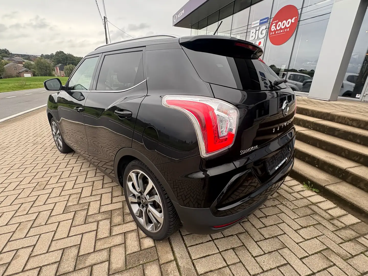 SsangYong Tivoli Tivoli 1.6i e-XGi 2WD Quartz Noir - 2
