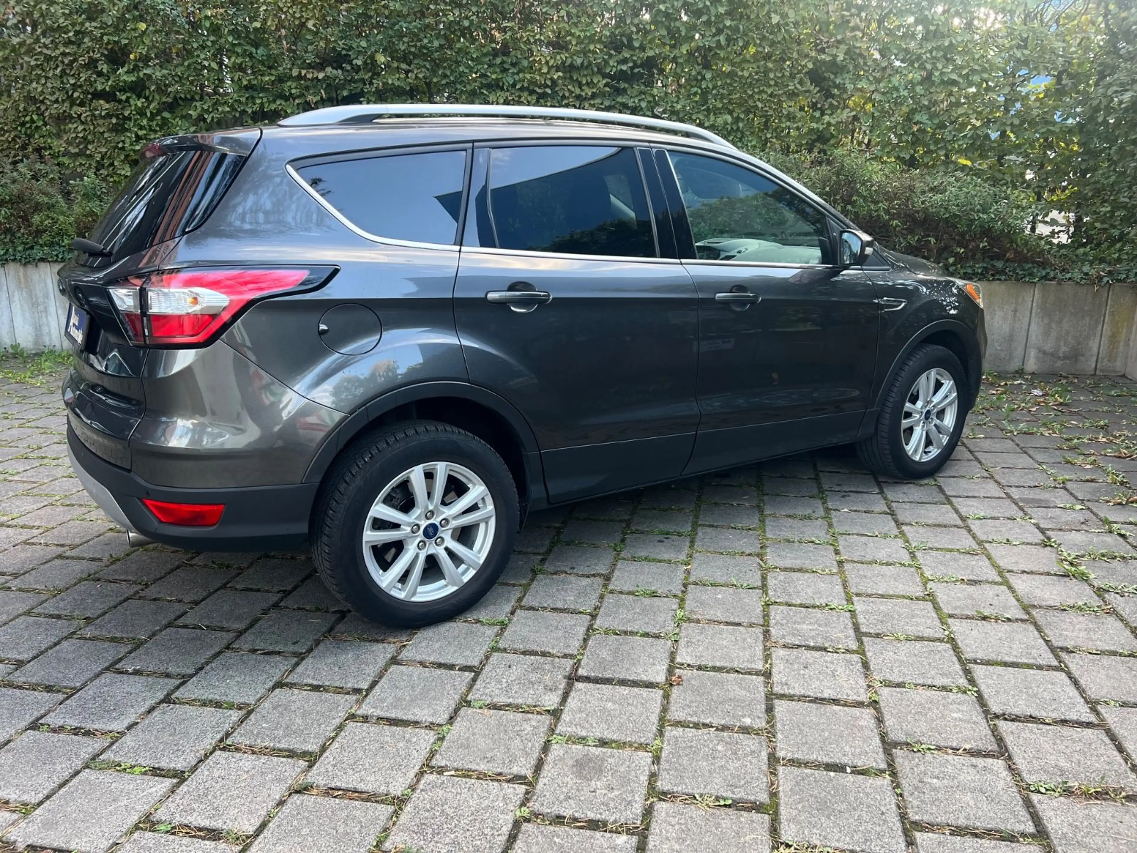 Ford Kuga Cool & Connect~1.Hand — photo 9
