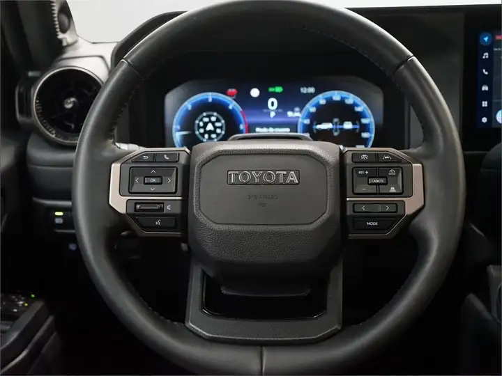 Toyota Land Cruiser 2024, foto 13