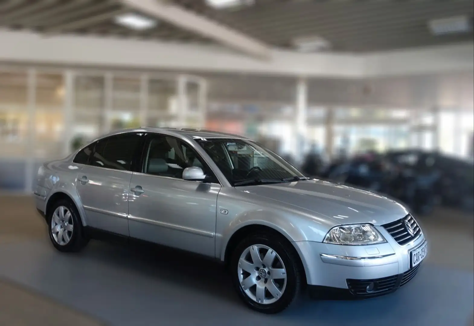 Volkswagen Passat Lim. Highline / SHZ / TEMPOMAT / AUTOM. Silber - 2