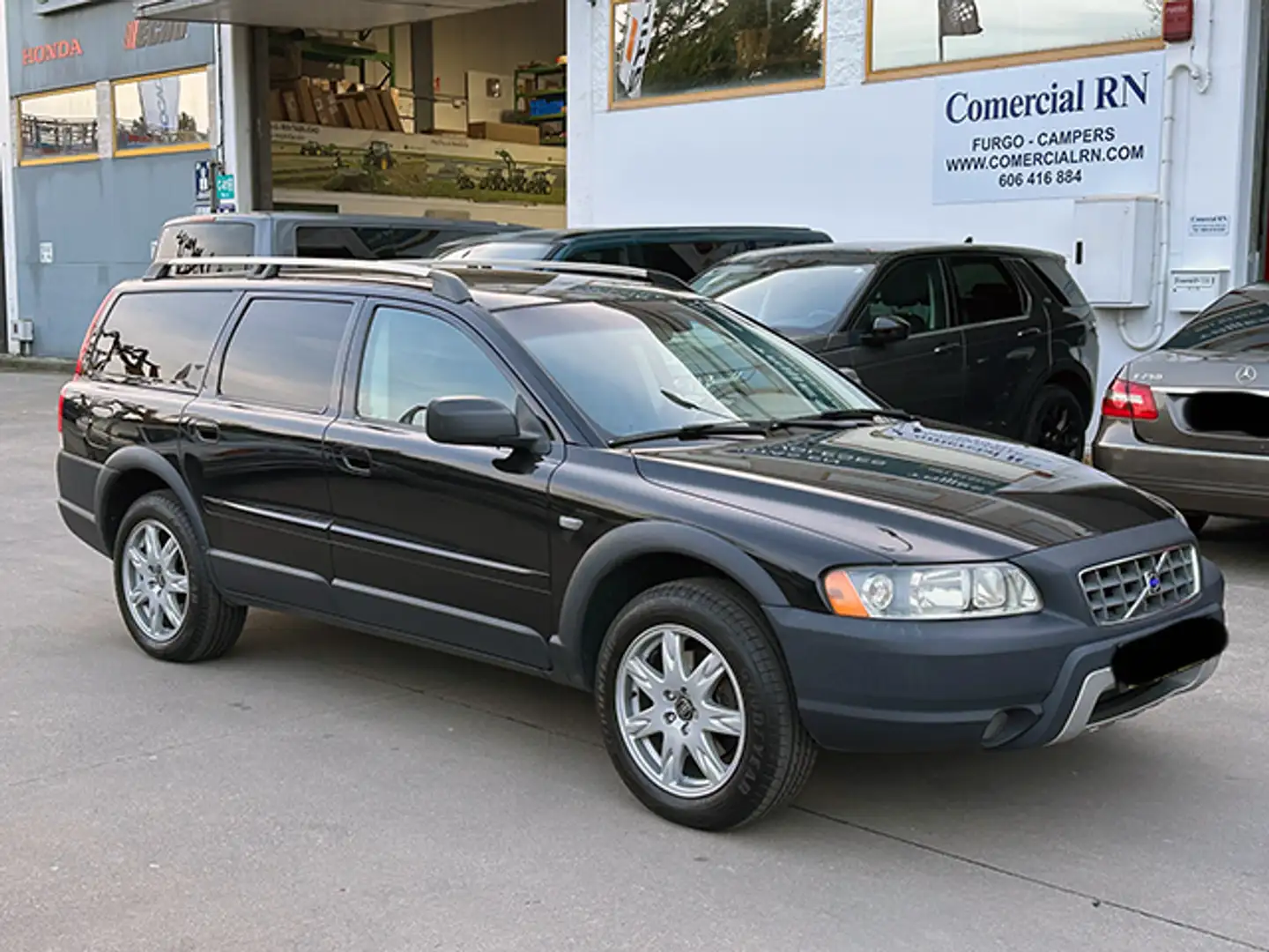 Volvo XC70 2.4 D5 Summum Negro - 1