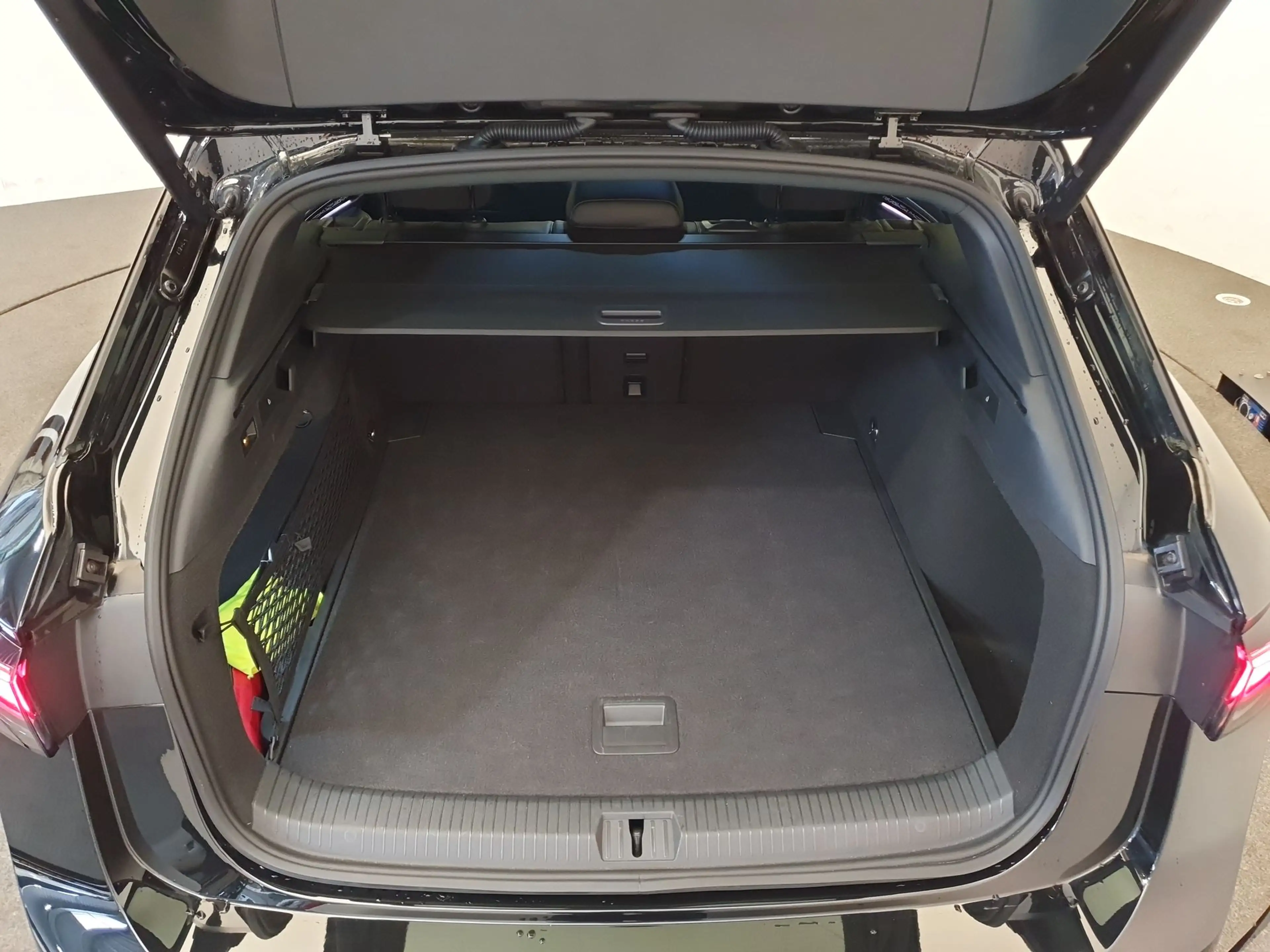 Volkswagen ID.7 Tourer Pro S 86 kWh 286pk Wegklapbare trekhaak, Wa — photo 27