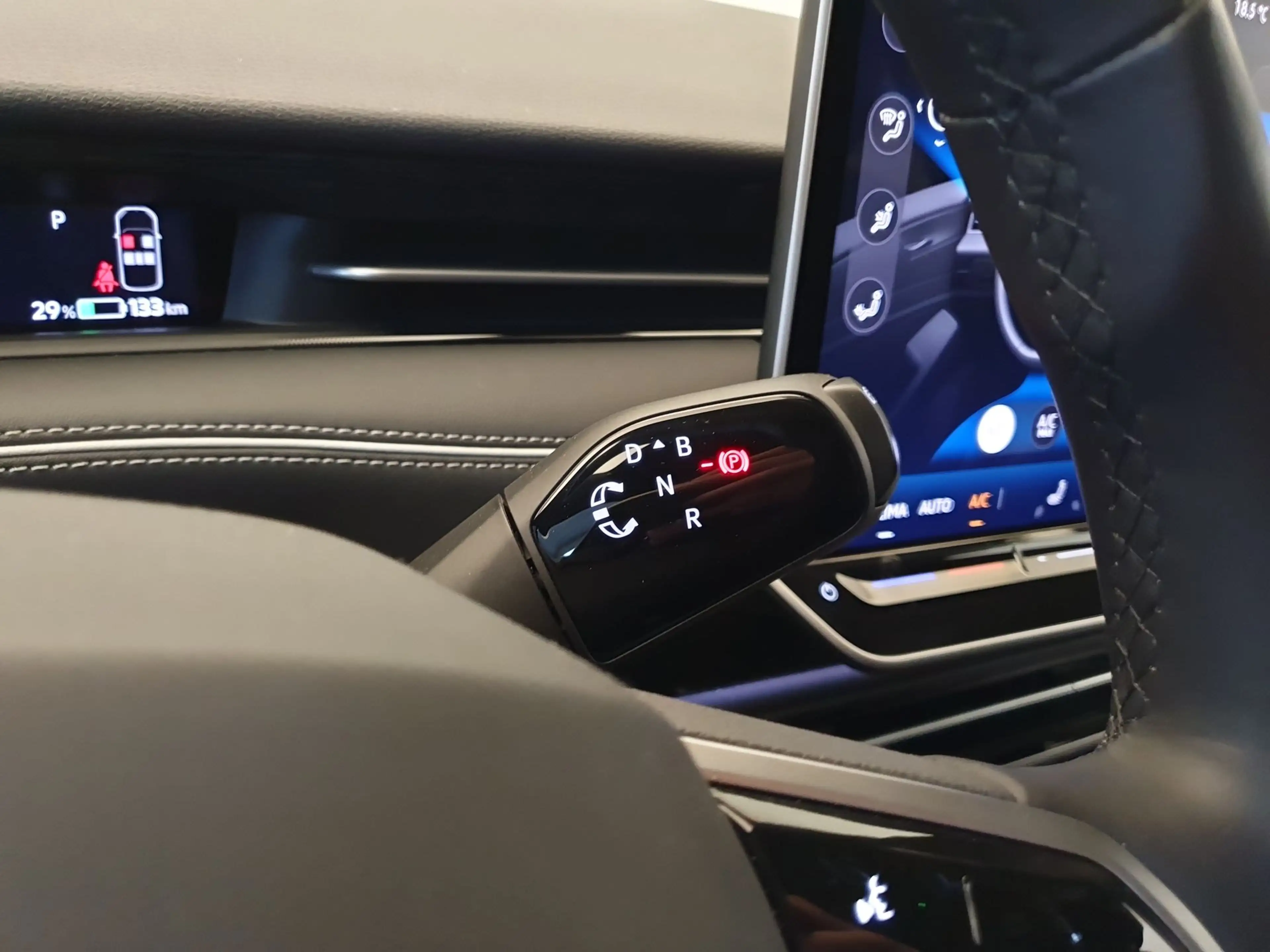 Volkswagen ID.7 Tourer Pro S 86 kWh 286pk Wegklapbare trekhaak, Wa — photo 16