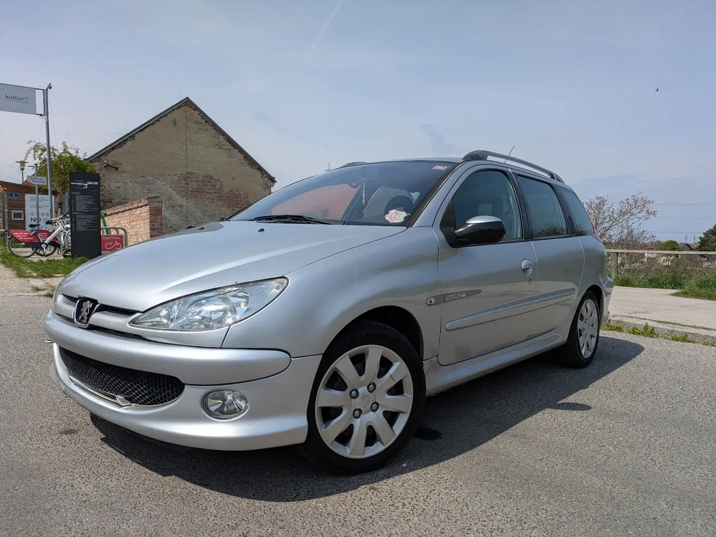 Peugeot 206 1.4 HDI KOMBI Quiksilver PICKERL BIS 08/27 INKL. - 2
