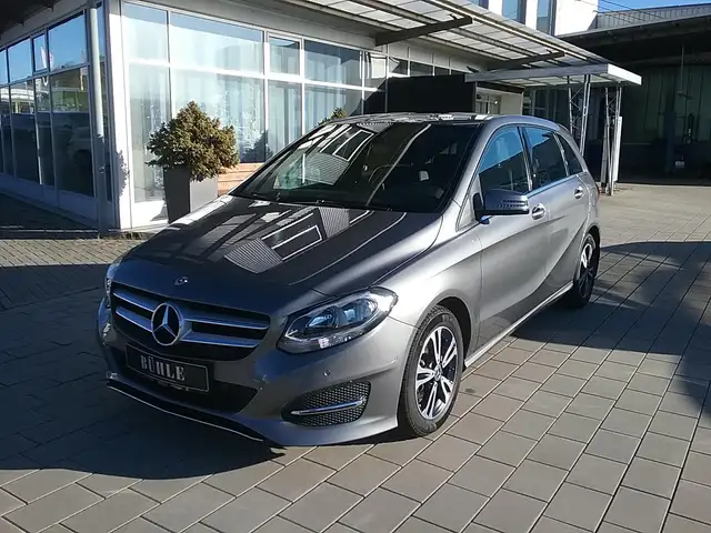 Mercedes-Benz B 180 URBAN+AUTOMATIK+NAVI+SITZHEIZ.+PARK-ASSIST.+SPIEGE