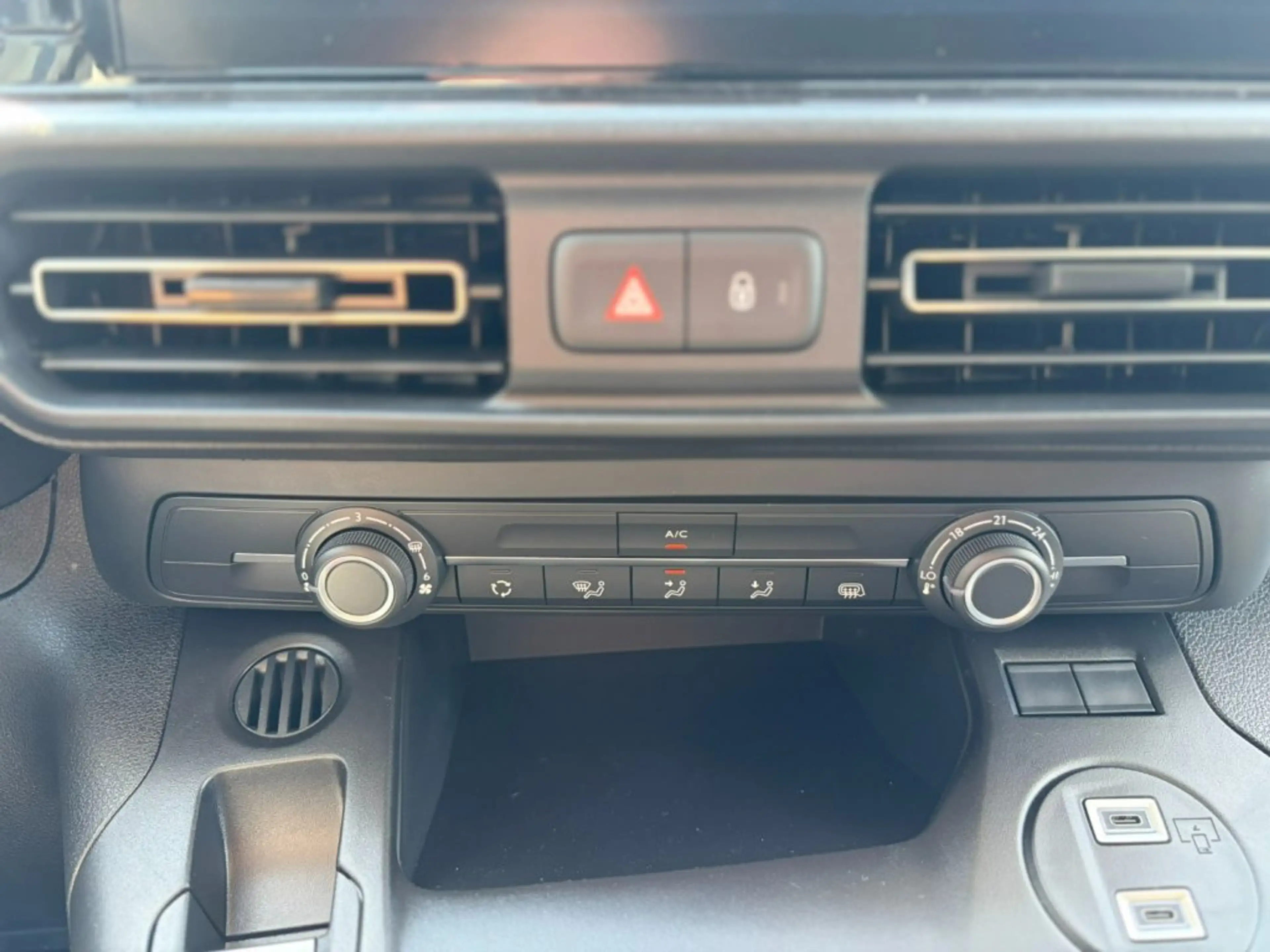Fiat Doblo Doblò KW XL Diesel 100 Manuell — photo 14
