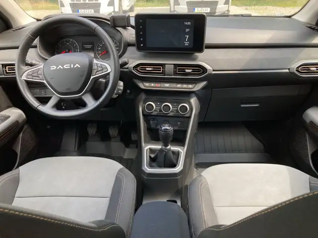 Dacia Sandero view 14