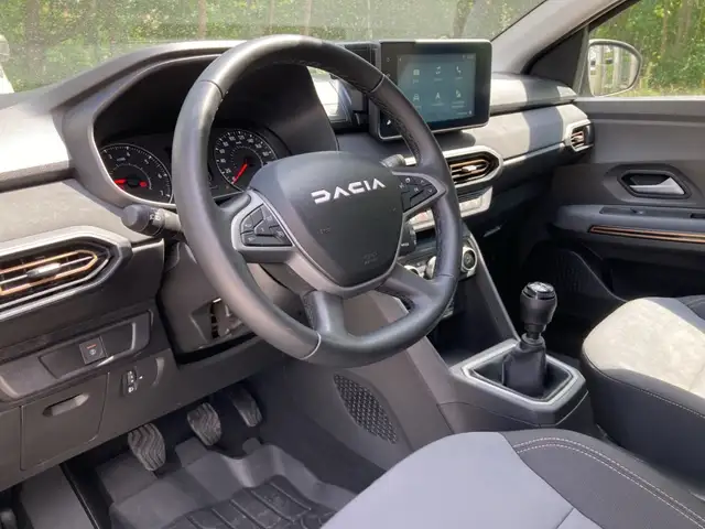 Dacia Sandero view 10