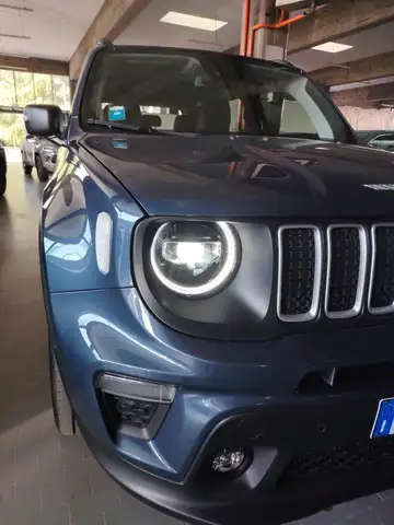 Jeep Renegade view 6