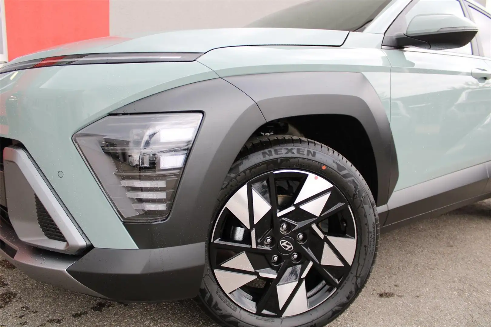 Hyundai KONA Kona (MY25) GO Plus 1.0 T-GDI 2WD k5bu1 Grün - 2