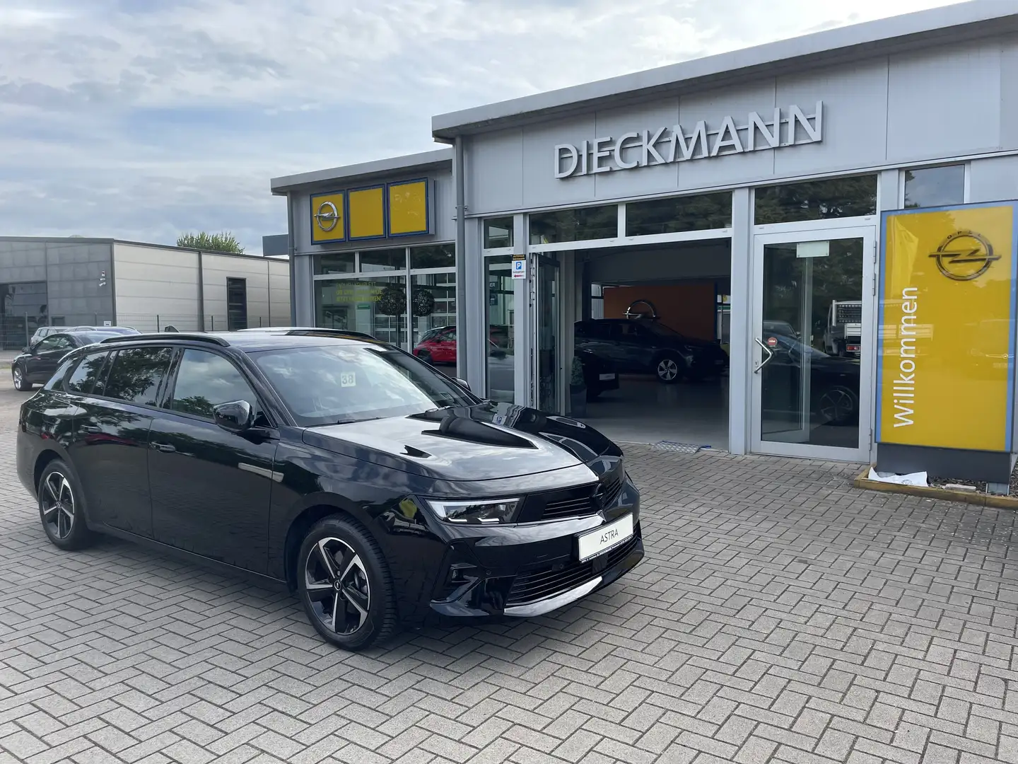 Opel Astra ST GS Navi AHK SHZ RFK LED-Matrix PDC Zwart - 2