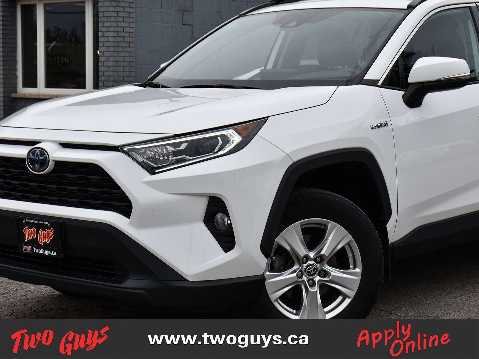 2021 Toyota RAV4 Hybrid XLE photo 2