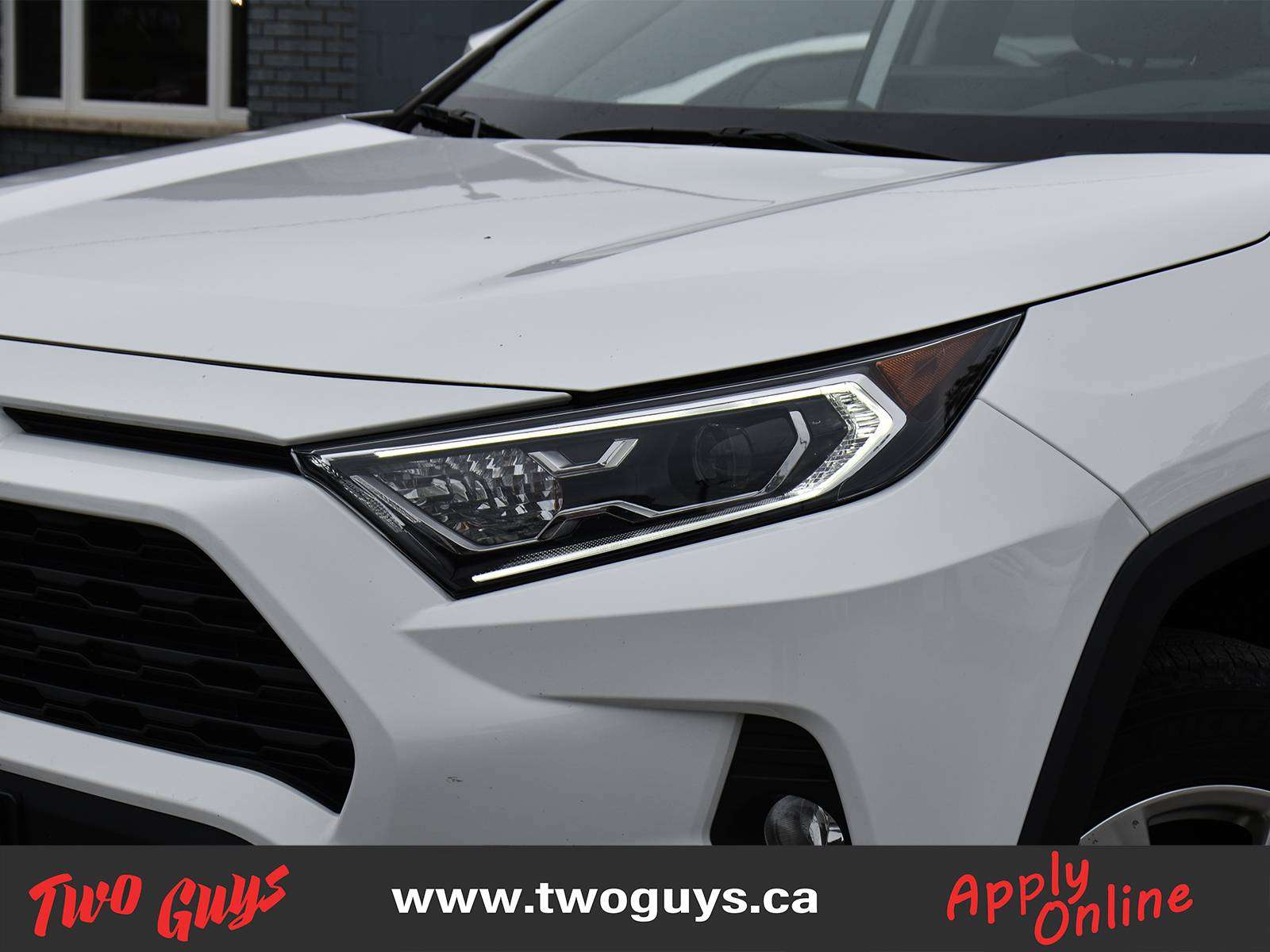 2021 Toyota RAV4 Hybrid XLE photo 3