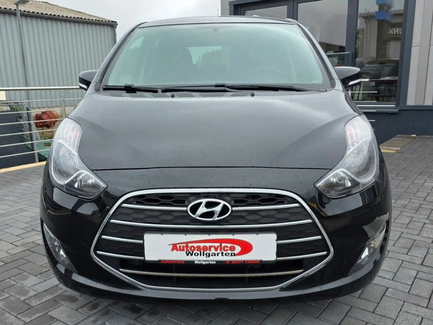 Hyundai iX20 1.4 CRDi SHZ PDC Tempomat 15" Schwarz - 2